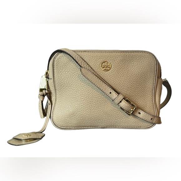 Tory Burch
Tory Burch Beige Leather Double Zip Robinson Crossbody Bag. - Picture 2 of 14